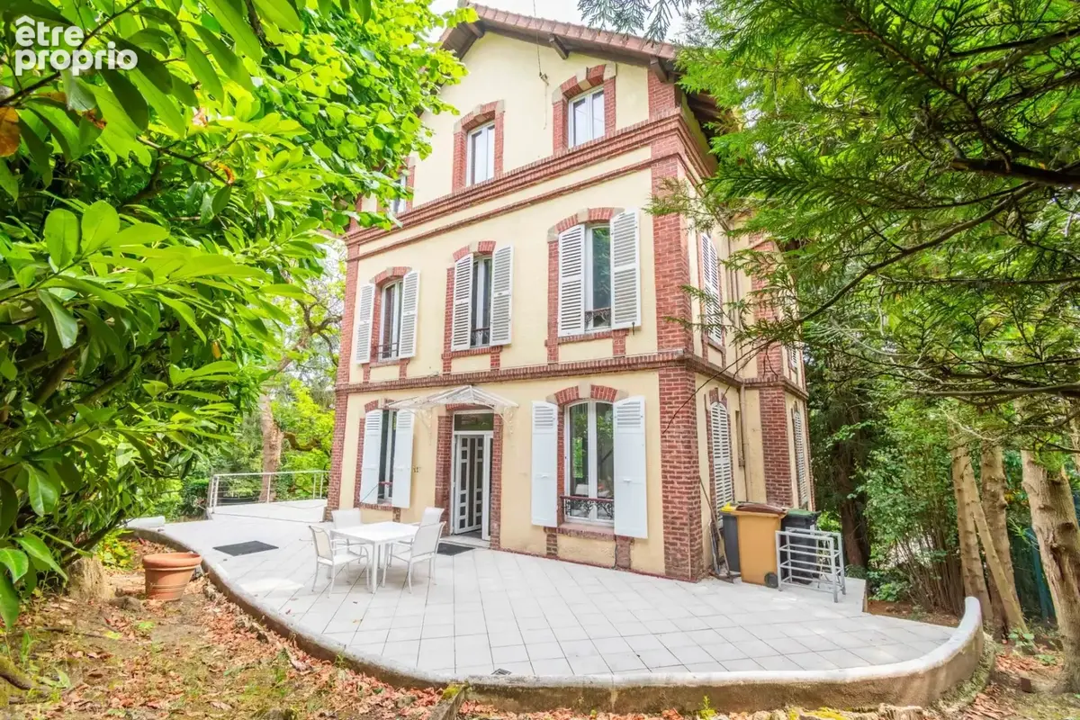 Photo Maison à Montmorency au prix de 884 000€