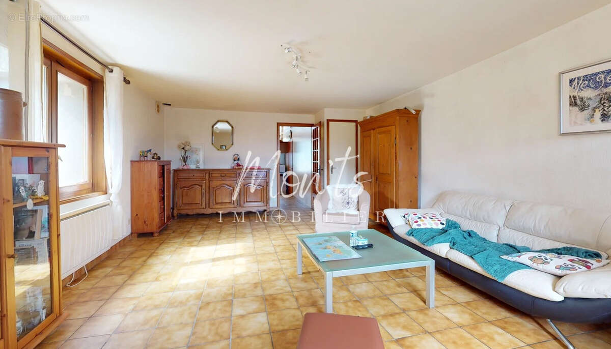 Maison de village de caractère avec jardin, vue sur le Vuache et garage de plus de 40 m2   Savigny (74520) - photo 6