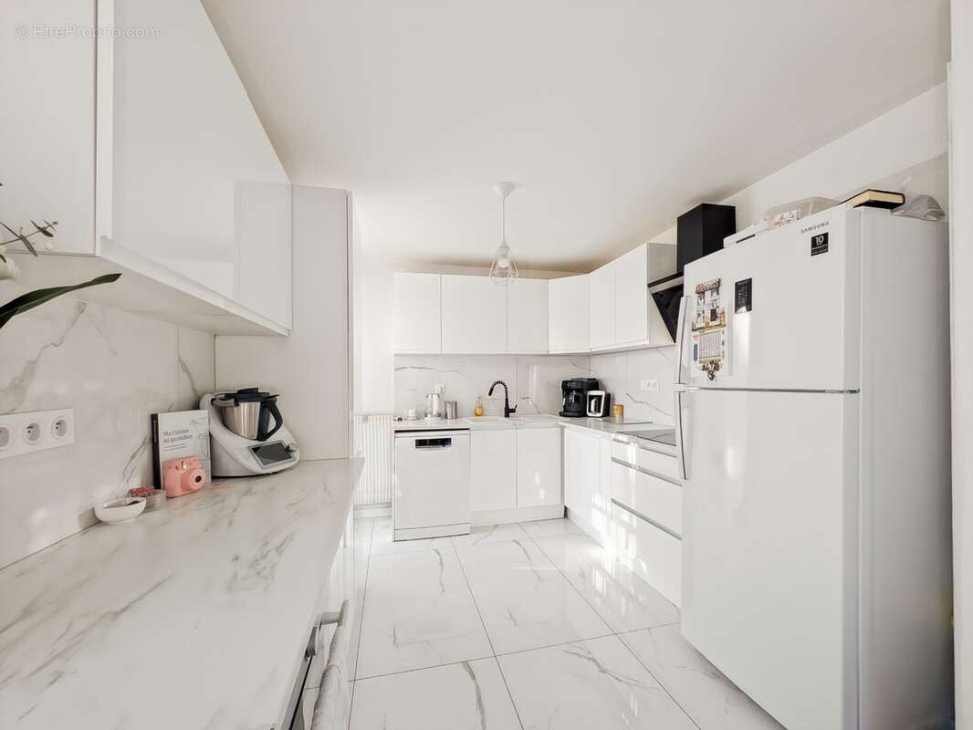 Dpt Haute Savoie (74), à vendre THONON-LES-BAINS - Lumineux T3 de 63m² avec double balcon – Secteur très recherché - photo 2