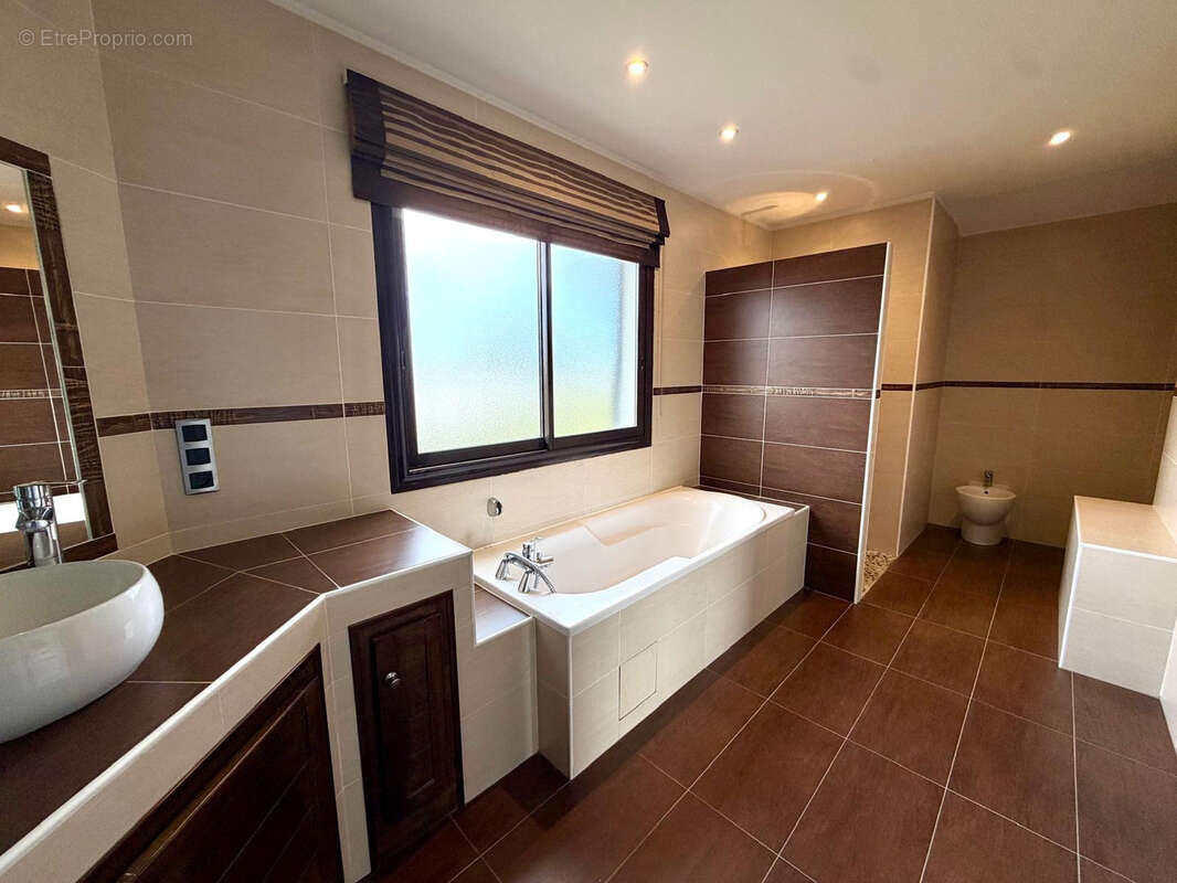 POLLESTRES Villa contemporaine de 260 m2 Parcelle de plus de 1 600 m2 - photo 16