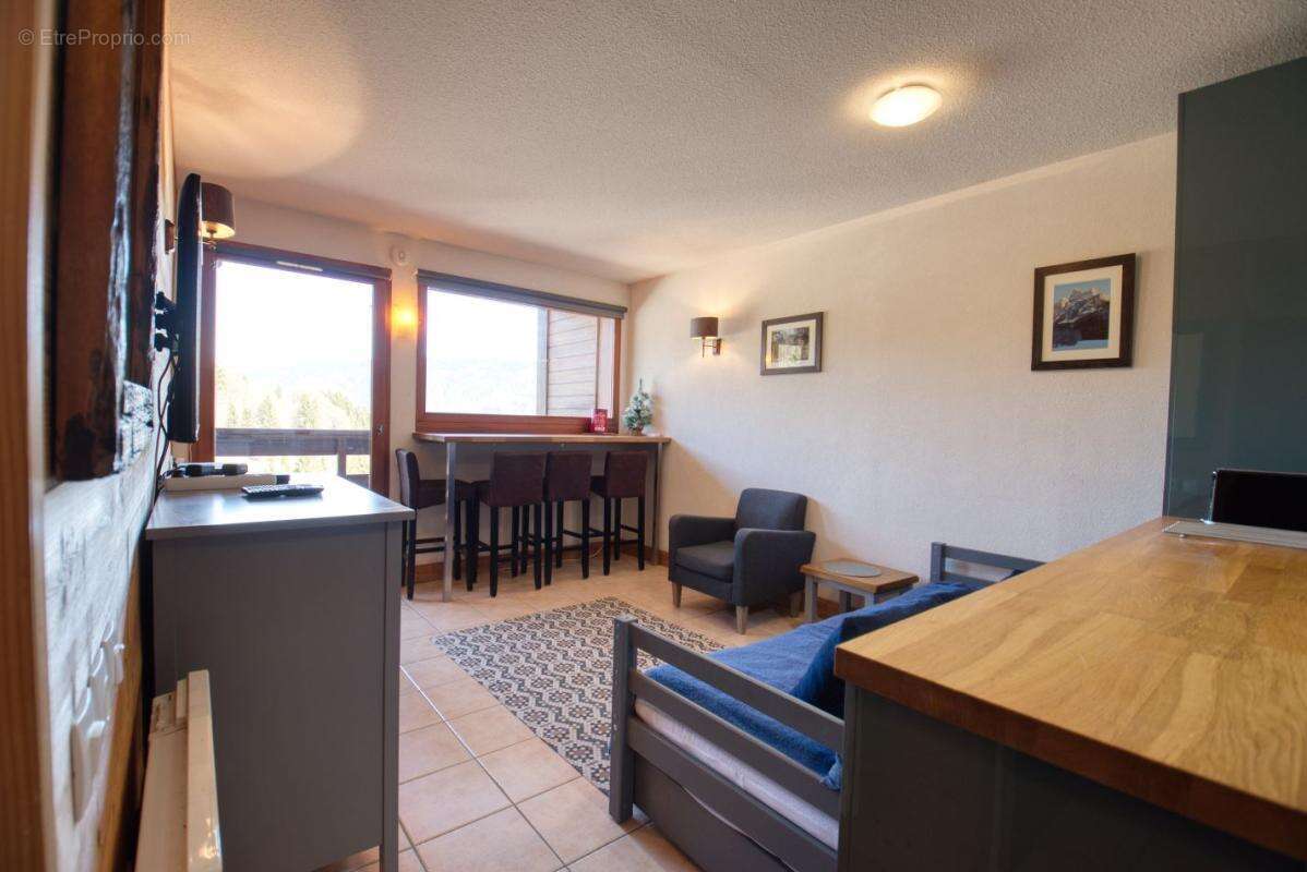 Appartement à MORILLON