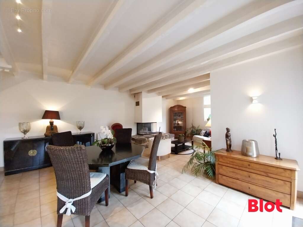 Maison à SAINT-GUINOUX