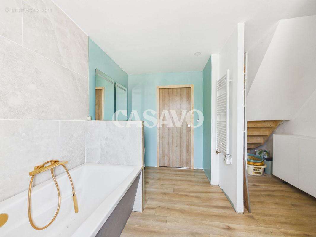 Vente Maison 7 pièces de 205m² - 38121 Reventin-Vaugris - photo 10