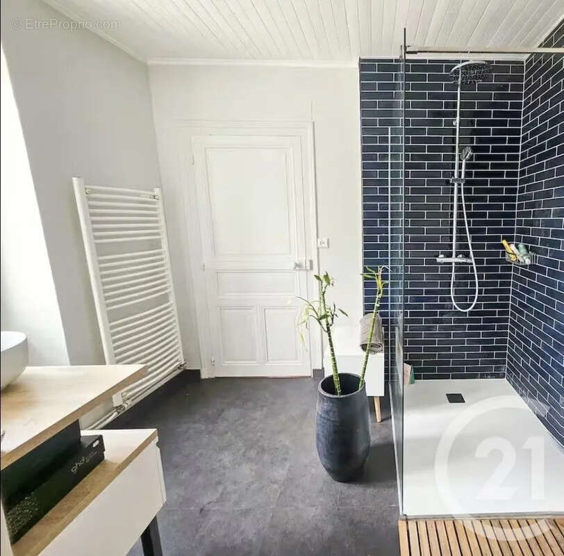 Maison 129 m² à Saint-Yrieix-Sur-Charente  - photo 6