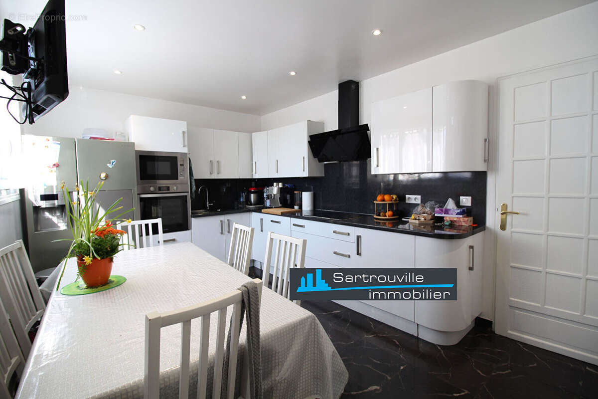 Maison à SARTROUVILLE