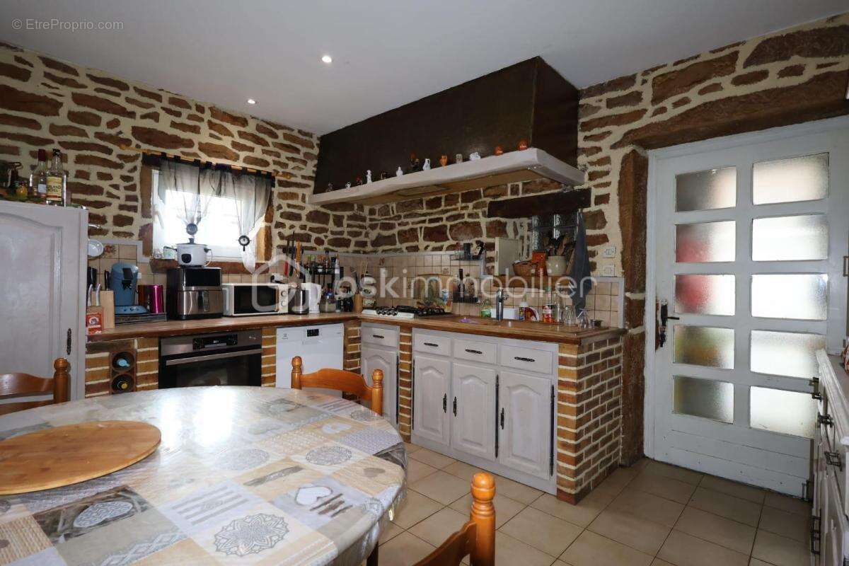 Maison à CRECHES-SUR-SAONE