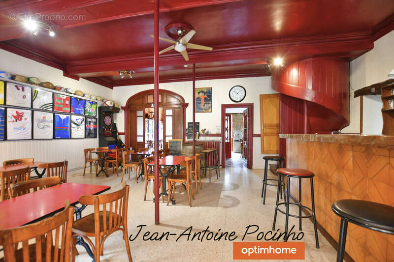 Maison à SAINTE-FOY-DE-PEYROLIERES