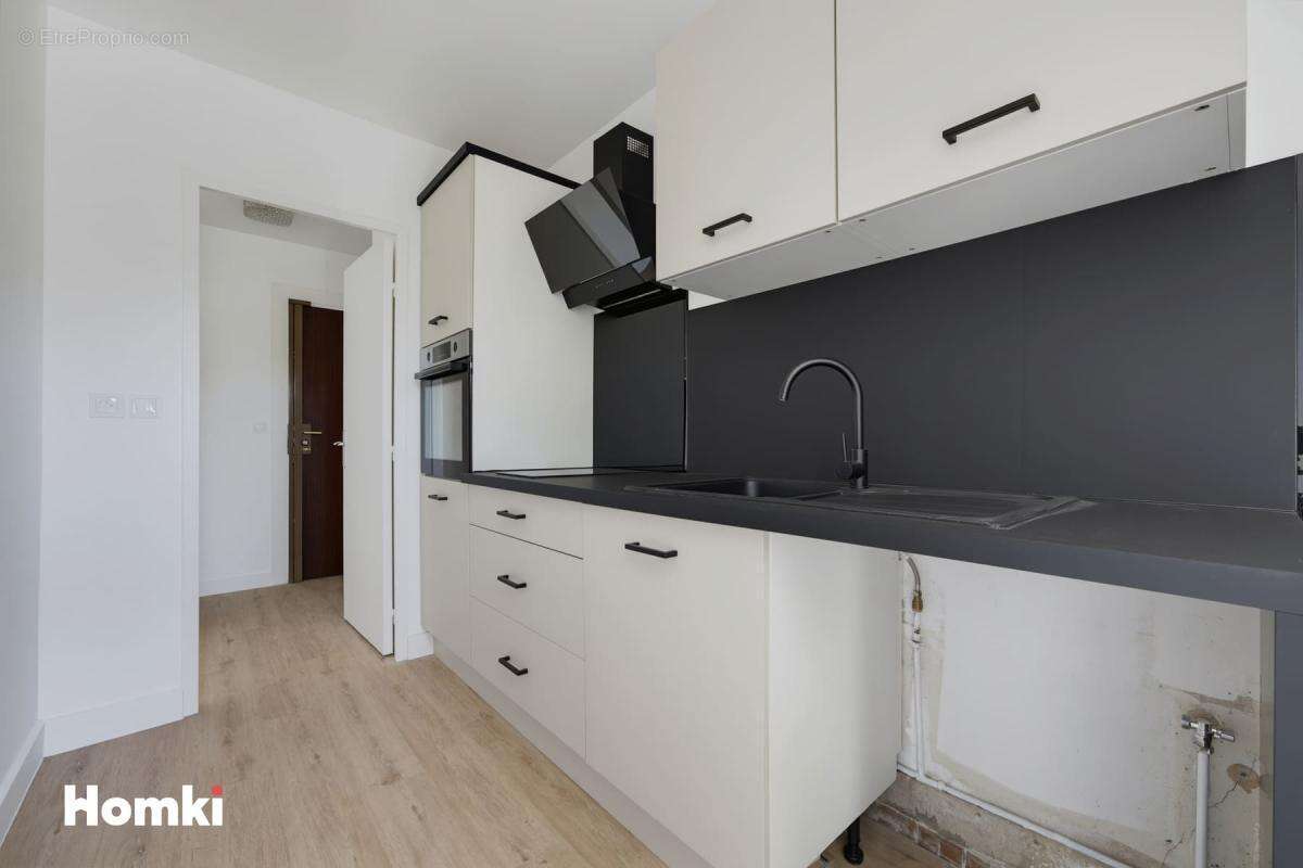 T3 rénové de 67 m² - photo 6