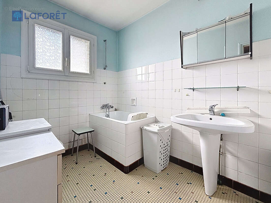 A VENDRE Maison Lanester 5 pièce(s) 67 m2 - photo 7