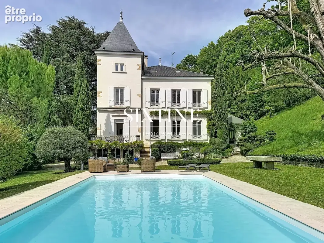 Maison 11 pièces 330 m² à vendre à Bourgoin-Jallieu (38300) - photo 1
