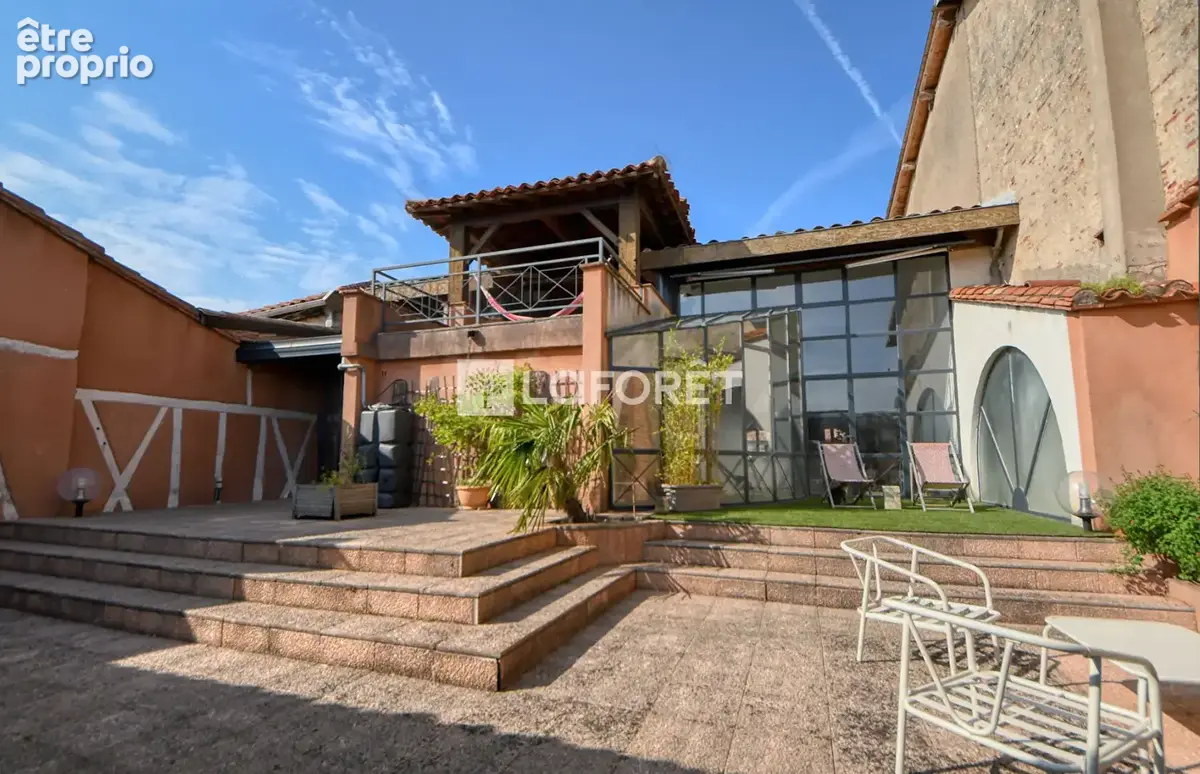 Propriété d'exception avec terrasse et vue sur les toits de Lisle-sur-Tarn - photo 1