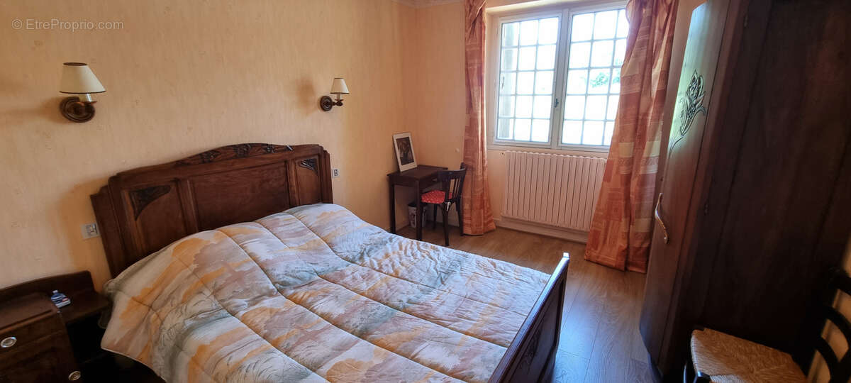 Maison à ENTRAYGUES-SUR-TRUYERE