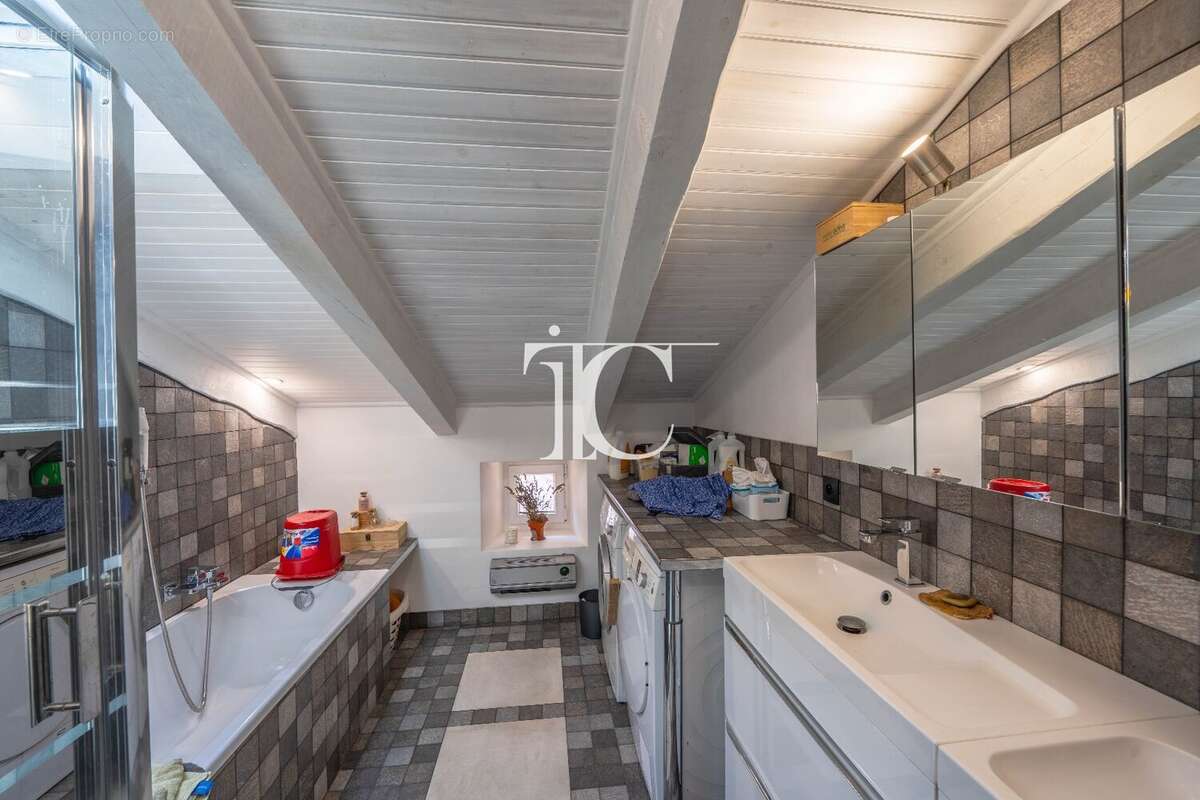 Maison à LABLACHERE