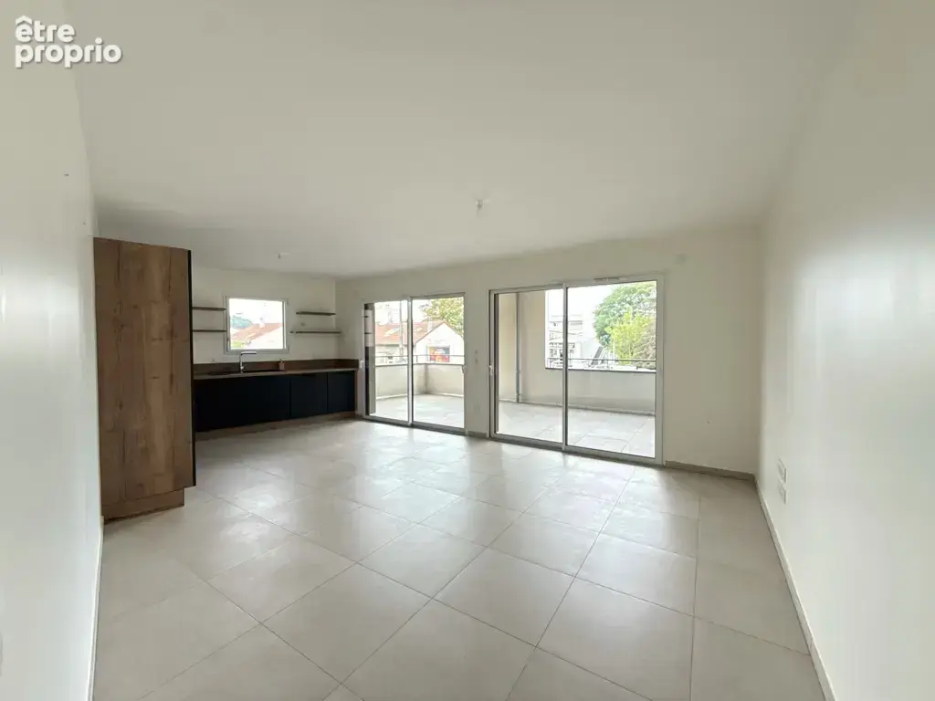 Appartement T3 récent avec deux balcons, garage et ascenseur - photo 2