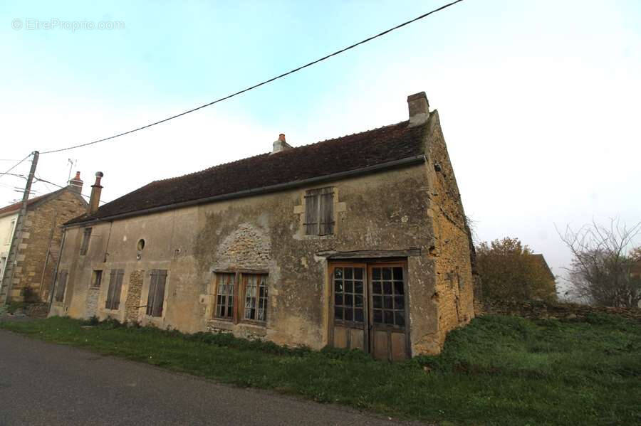 Maison à VARZY