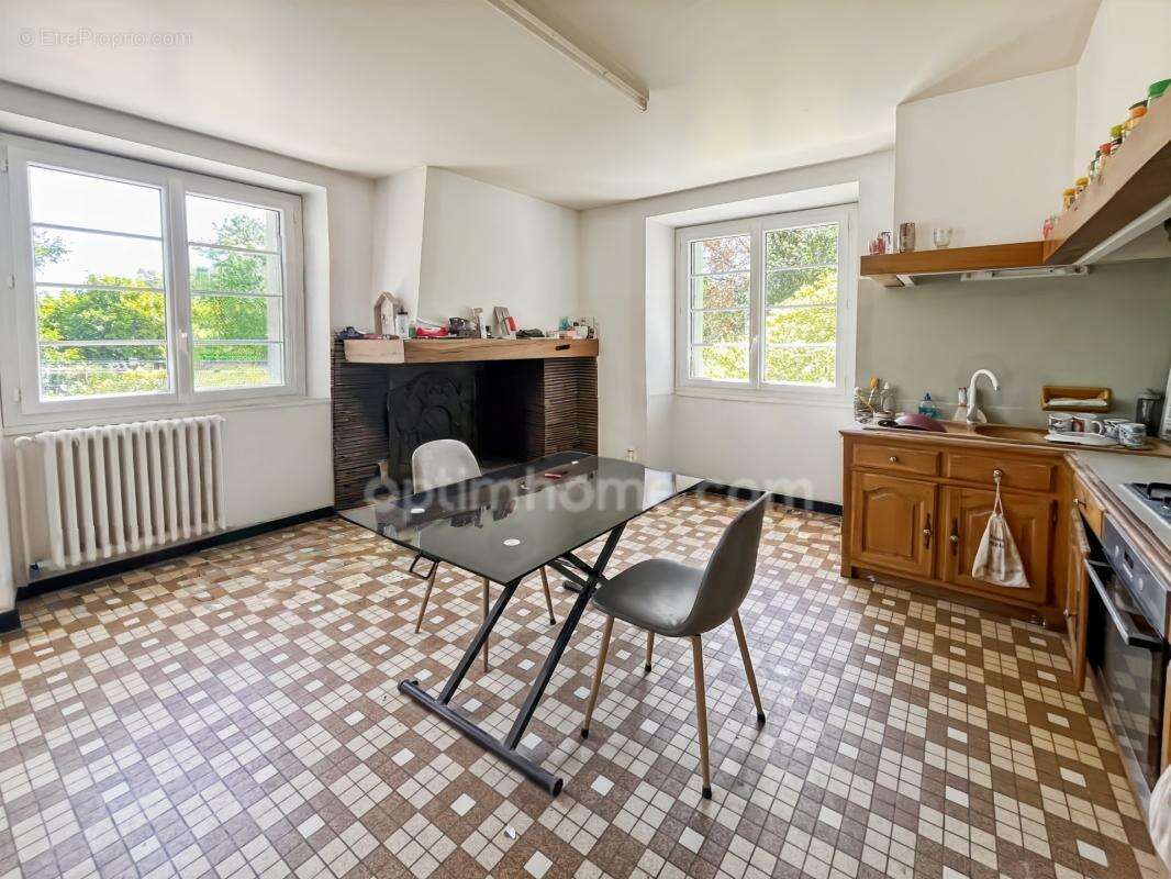 MAISON EN PIERRE 134 m² – 6 pièces – Cassaigne (Gers) - photo 5