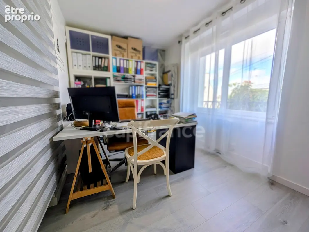 GUIPAVAS – Maison familiale non mitoyenne – 5 chambres – Rénovation complète – Écoles et commerces à pied - photo 8