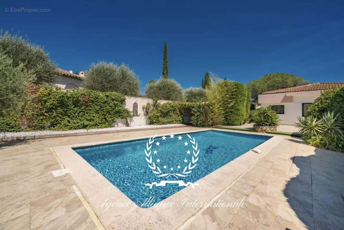 Maison à MOUGINS