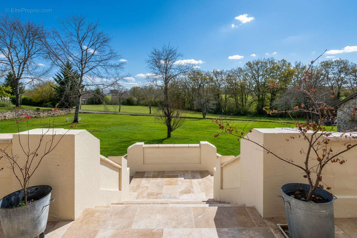 Maison à LAVERCANTIERE