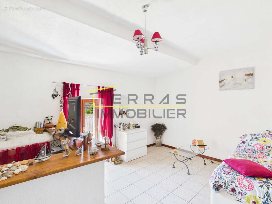 Appartement à VALREAS