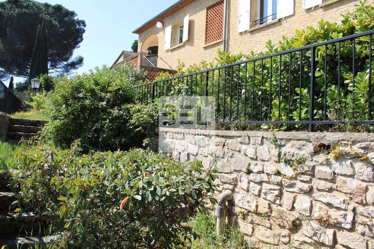 Maison à BAGNOLS-SUR-CEZE