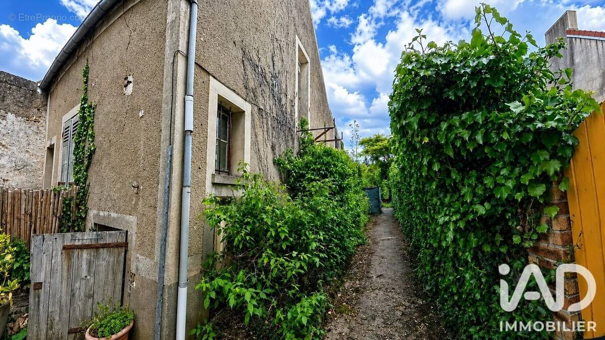 Photo 1 - Maison à SAINT-NOM-LA-BRETECHE