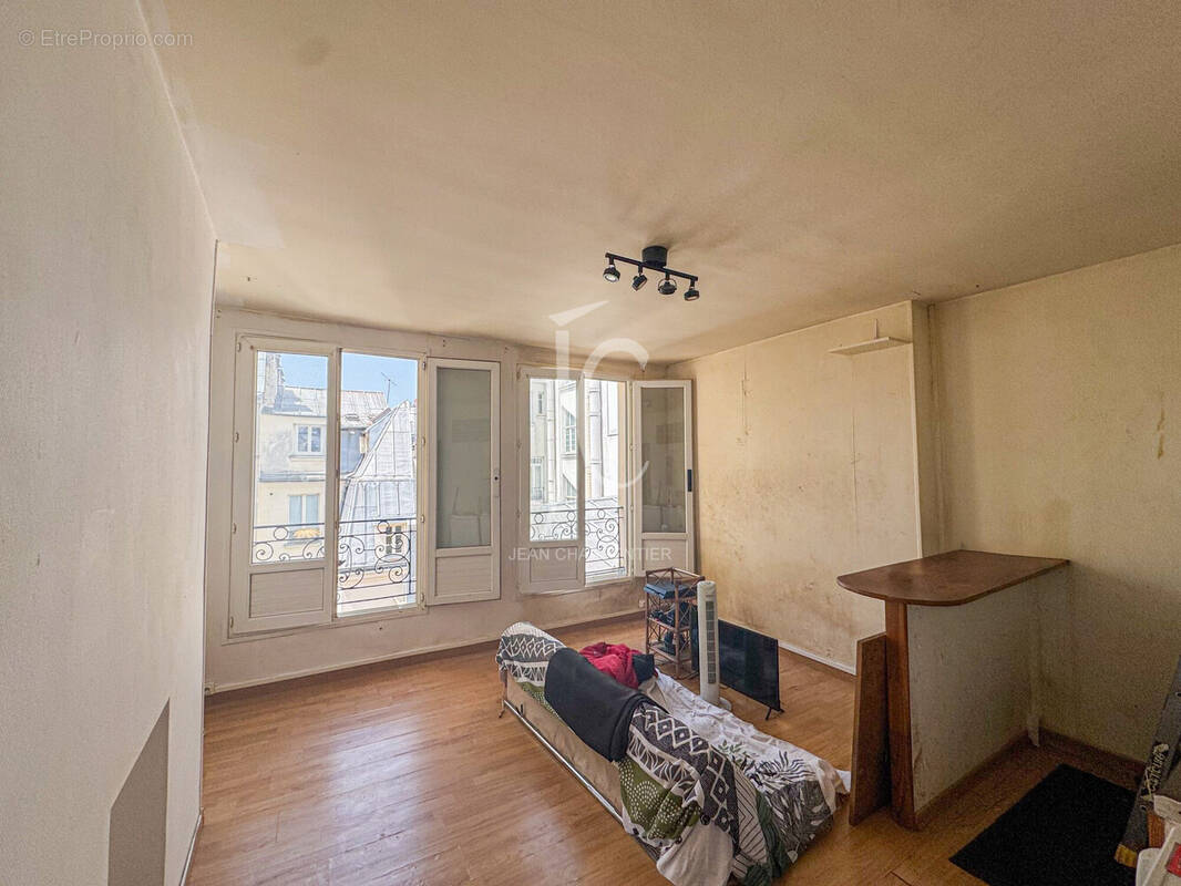 Appartement à PARIS-10E