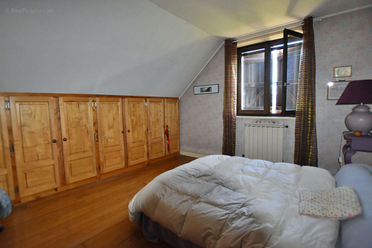 Maison à COMMELLE-VERNAY