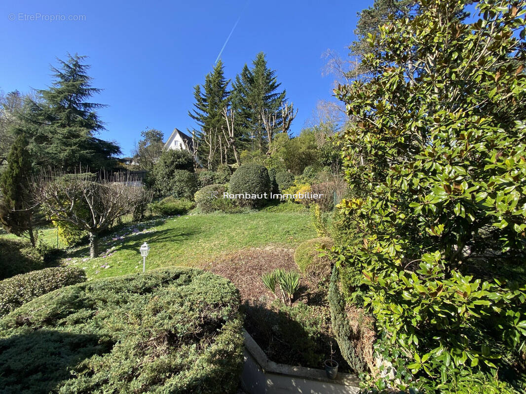 Maison à LA CELLE-SAINT-CLOUD