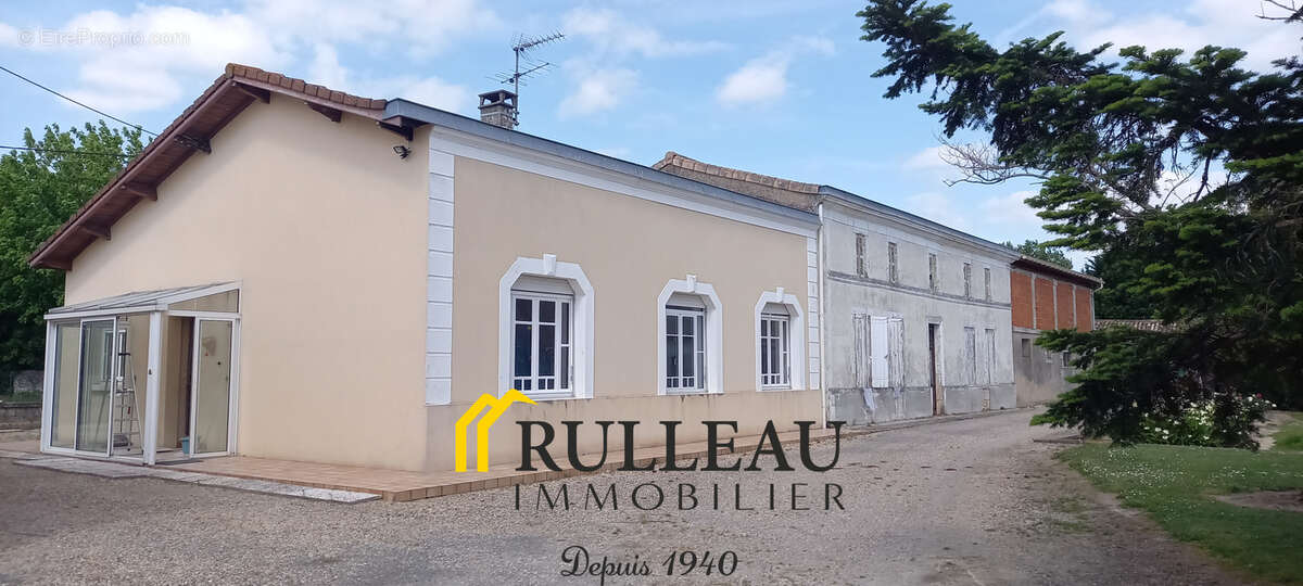 Maison à SAINT-CAPRAIS-DE-BLAYE