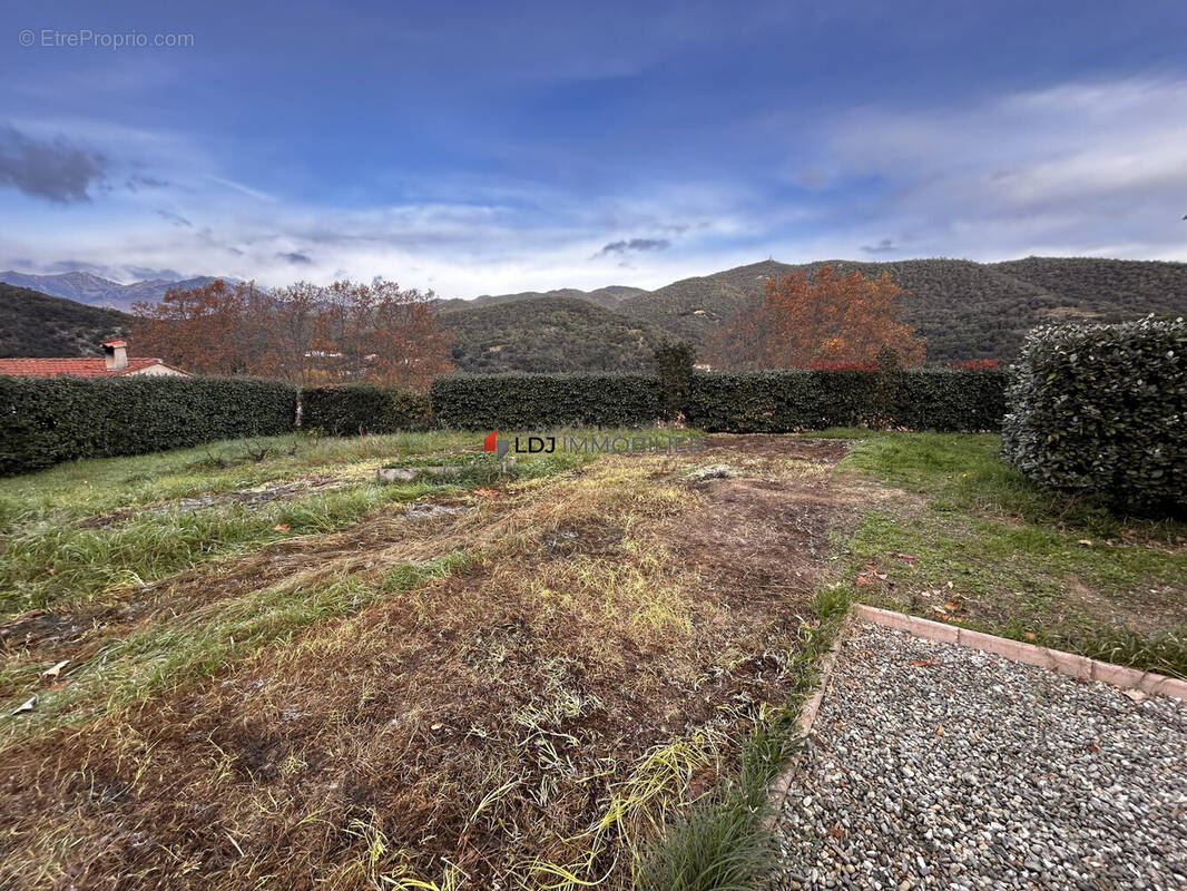 Terrain à ARLES-SUR-TECH