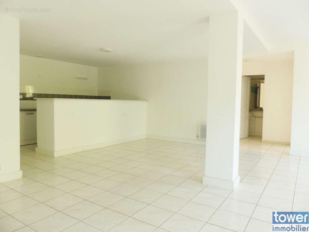 Appartement à LAMALOU-LES-BAINS