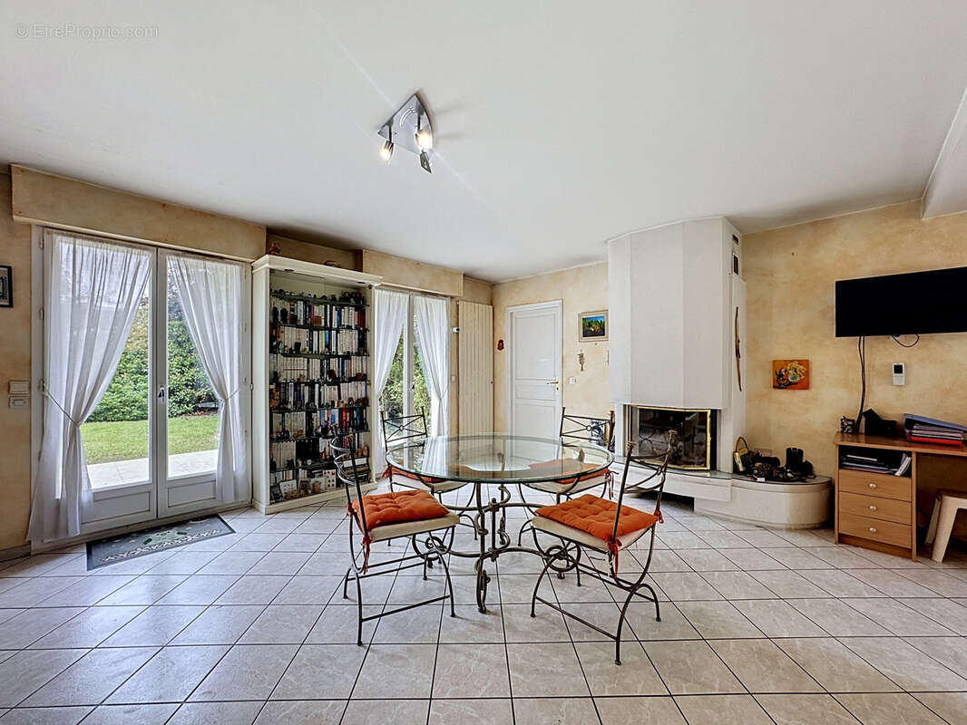 Maison à SAVIGNY-SUR-ORGE