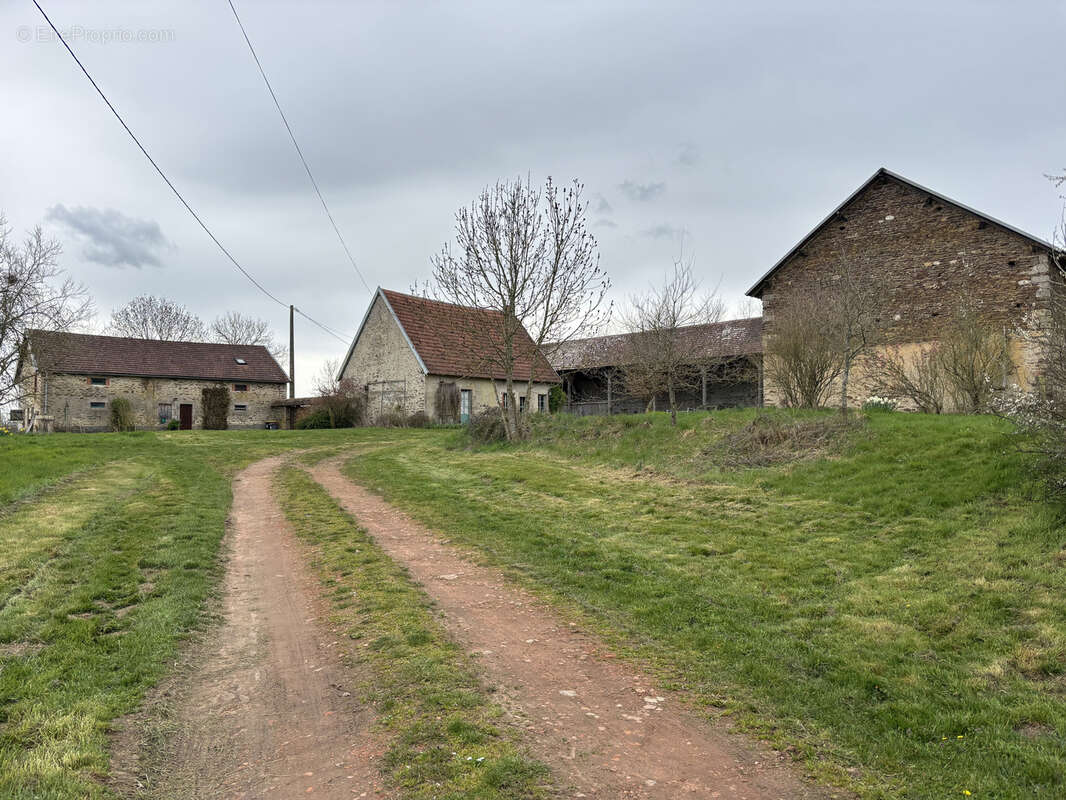 Maison à PREVERANGES