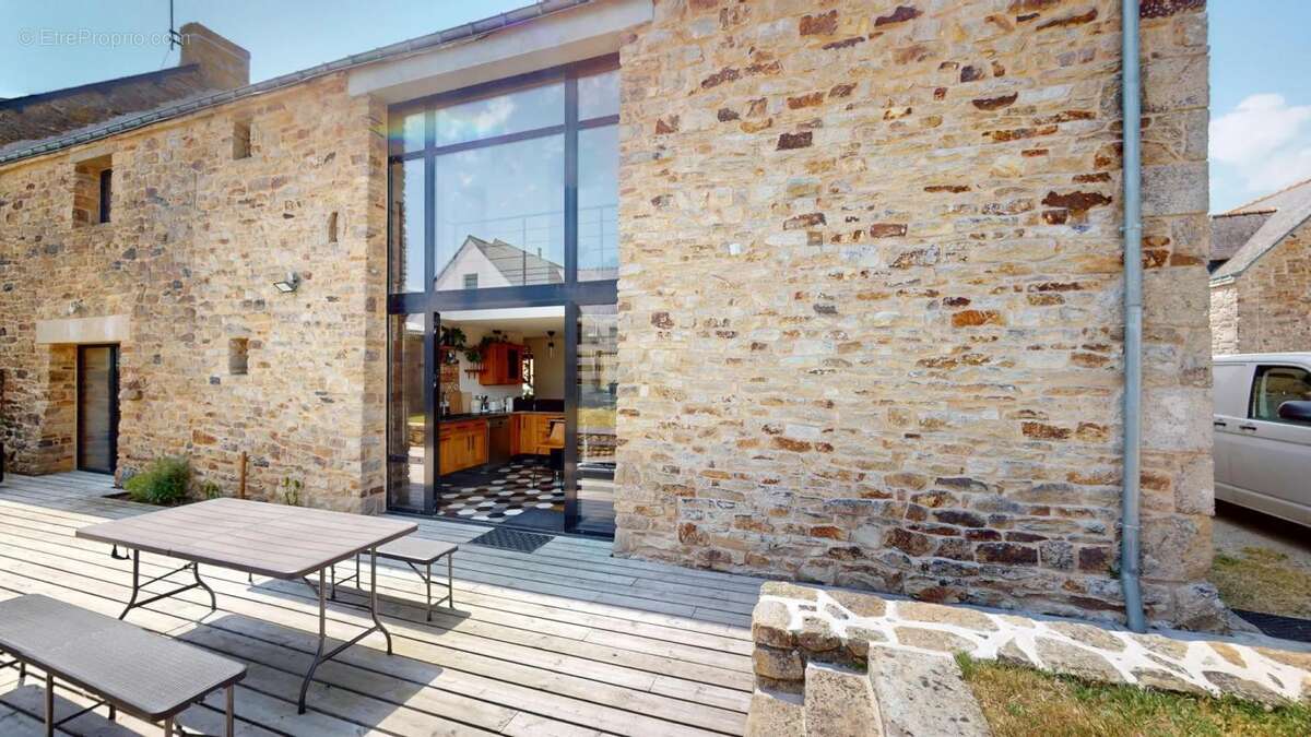 Maison à LOCOAL-MENDON