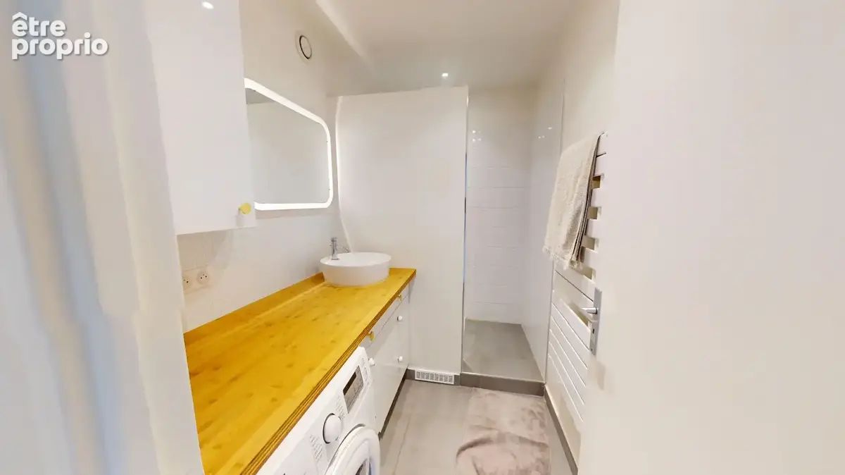 PARIS XIX    Métro Laumière ou Ourcq   3P - 1 chambre 49m²  balcon, cave et parking - photo 5