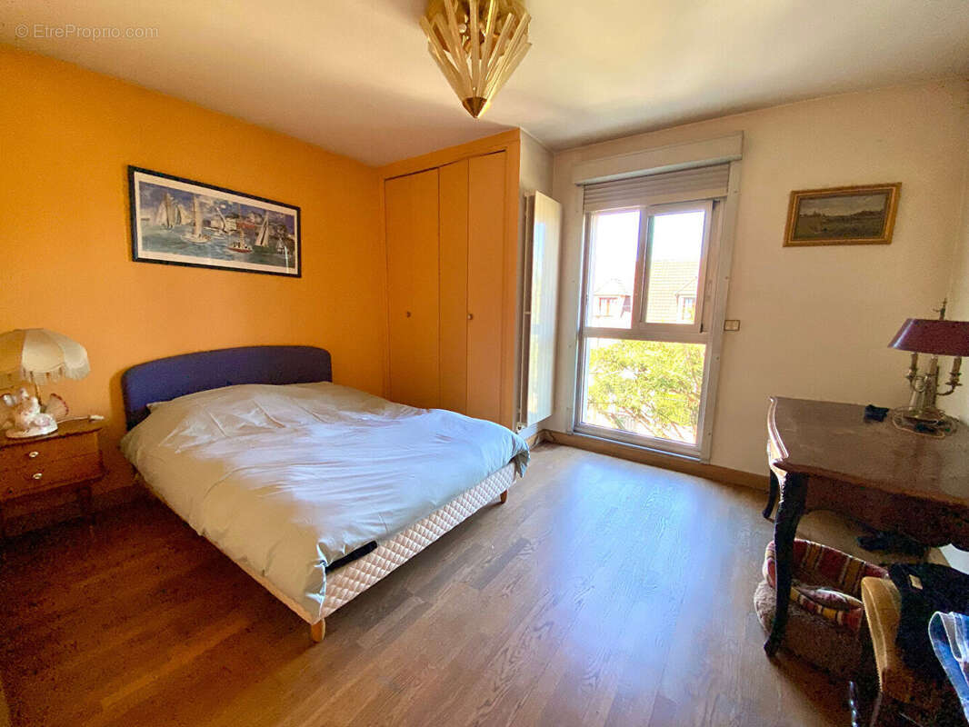 Maison à SARTROUVILLE