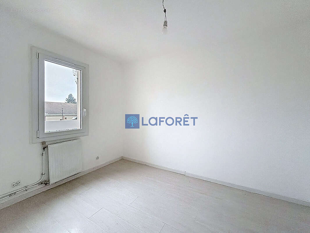Maison à SAINT-PIERRE-DU-PERRAY