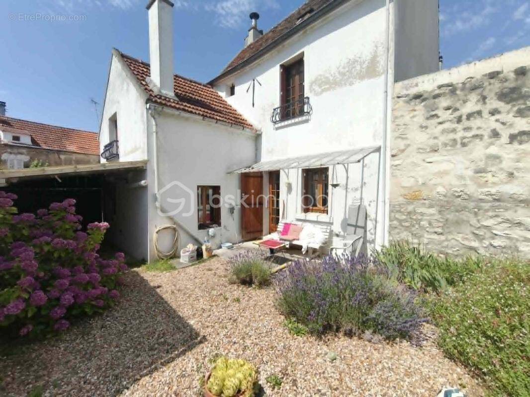 Maison à MARY-SUR-MARNE