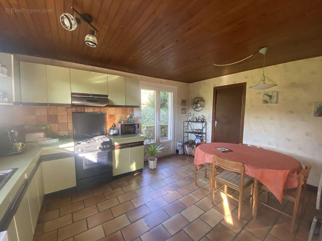 Maison à BUGEAT