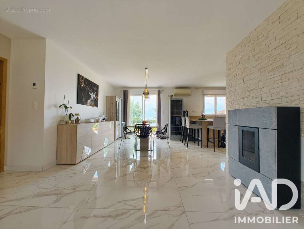 Maison 112 m² à Combronde  - photo 6
