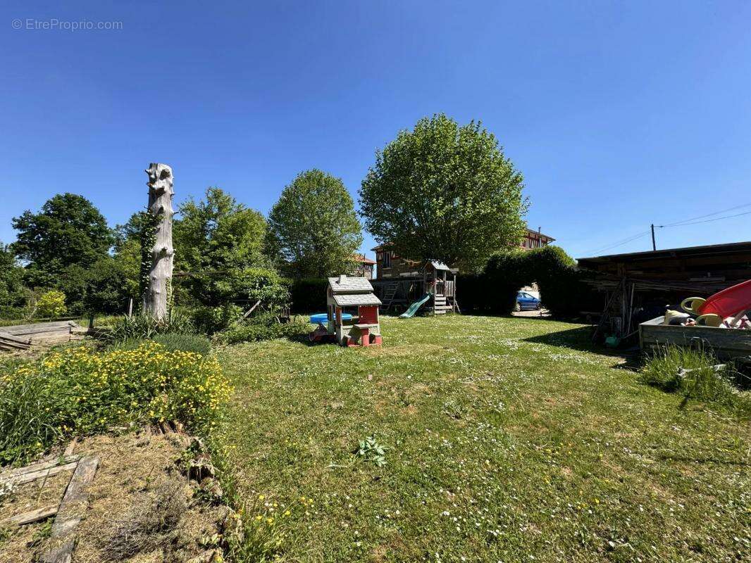 Maison à LES ESSARTS-LE-ROI