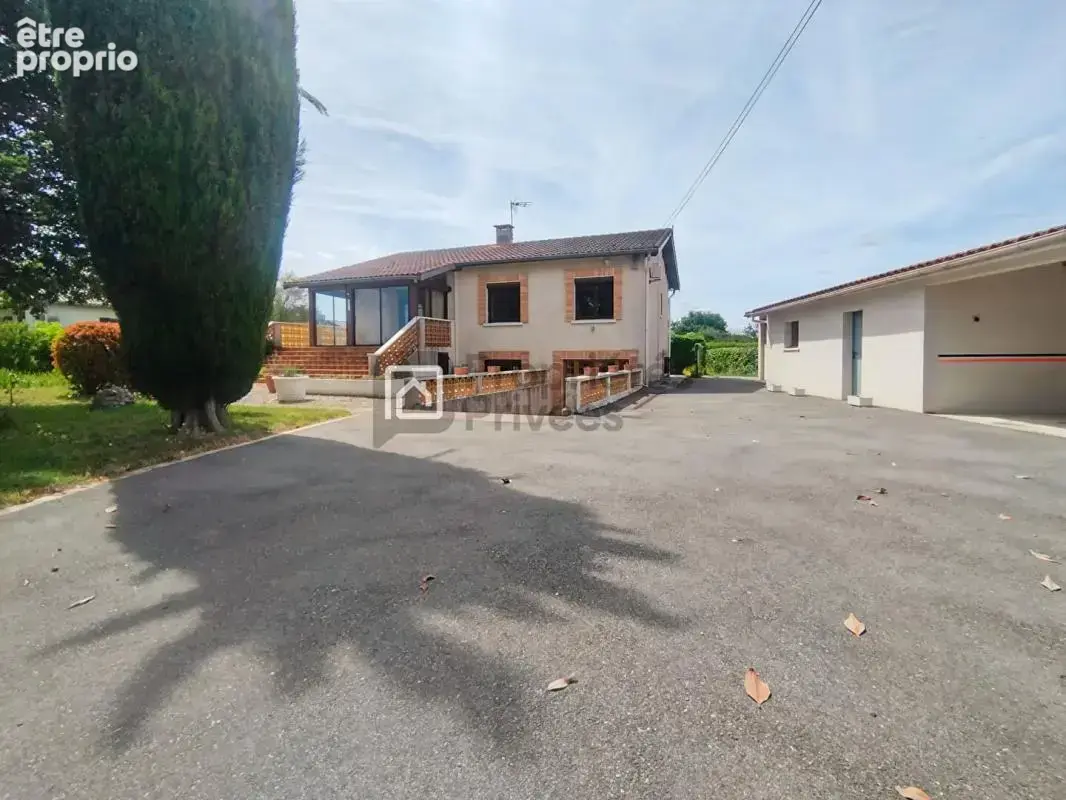 SAUBENS Maison familiale de 145 m² sur une parcelle de 1 658 m² avec dépendances - photo 2