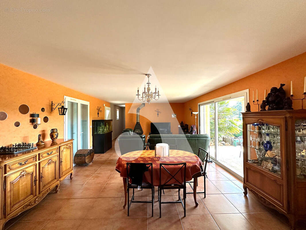 Maison à LISSAC-ET-MOURET