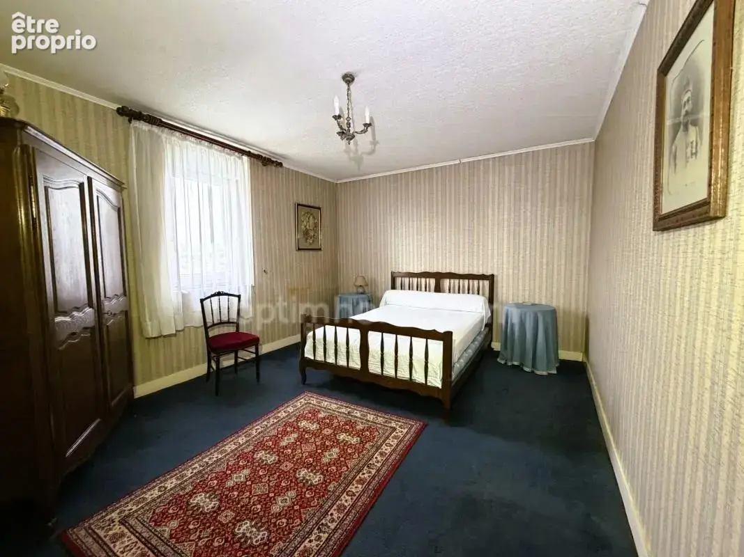 LISIEUX – Maison de caractère, 7 chambres, jardin et vue dégagée, proche centre ville - photo 16