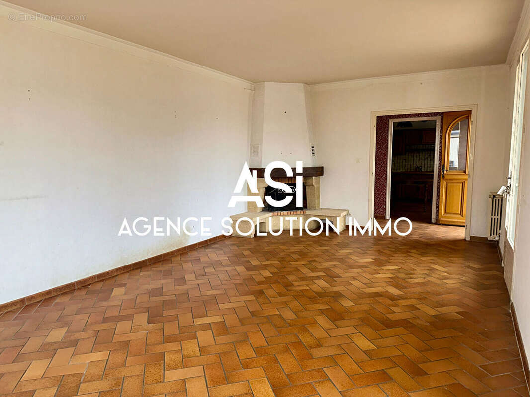 Commerce à VALVIGNERES