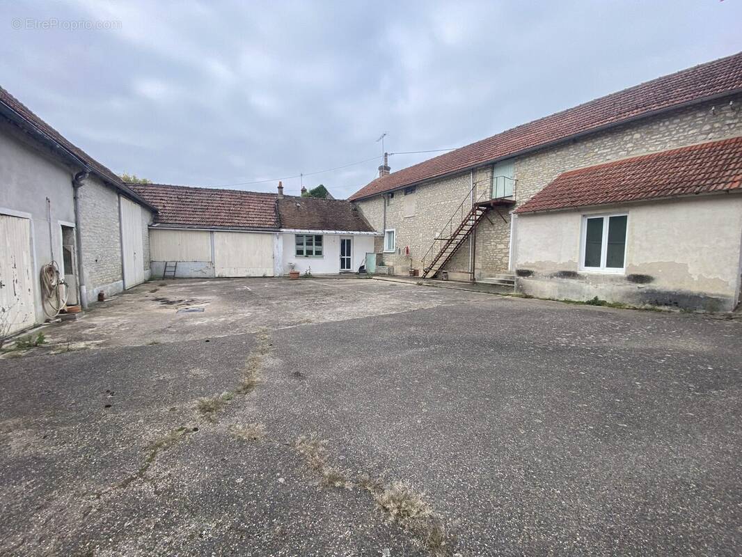 Maison à AULNAY-LA-RIVIERE