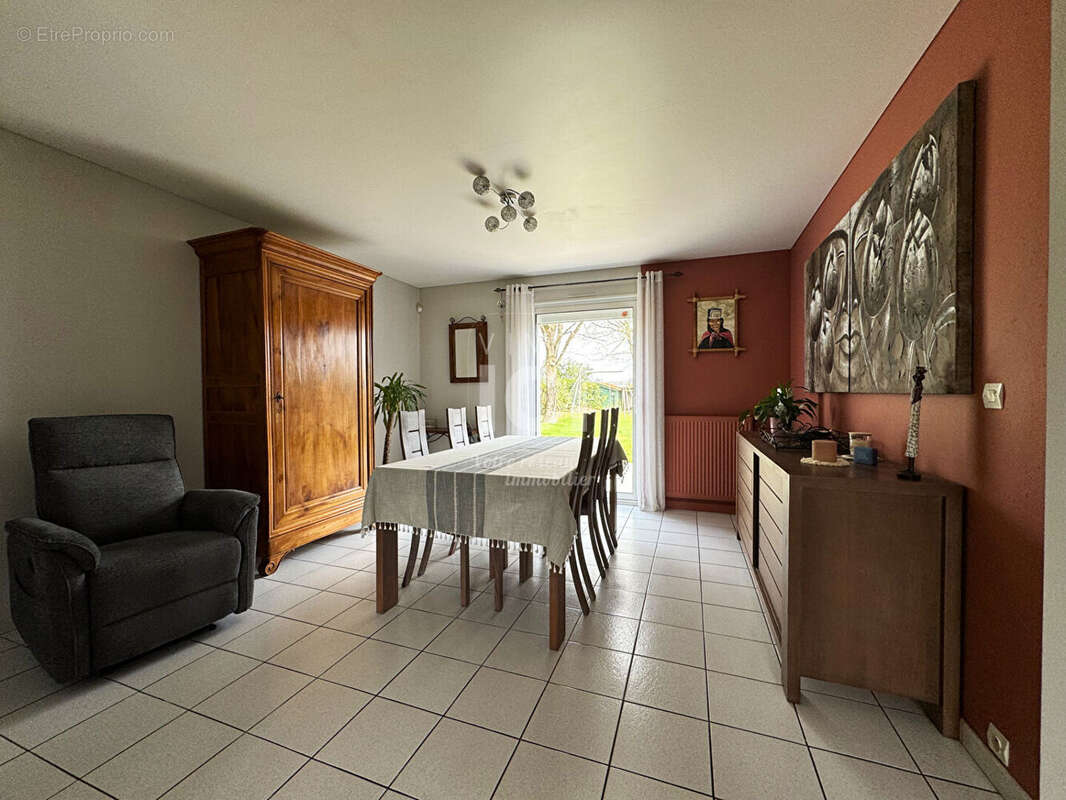 Maison à BOUGUENAIS