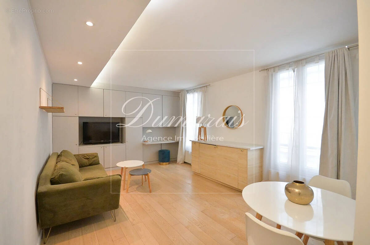 Appartement à PARIS-3E