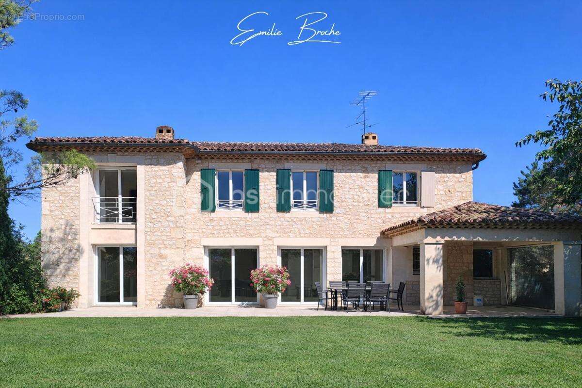 Maison à MONTELIMAR